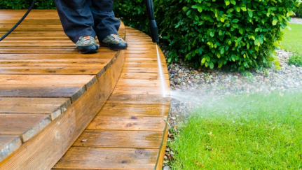 How to pressure wash a house